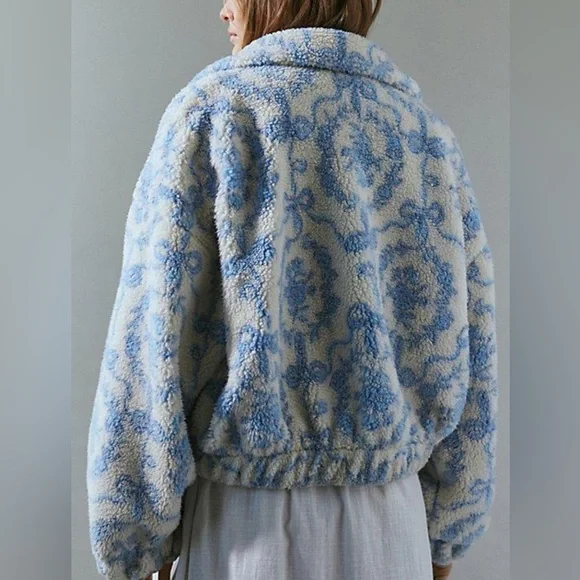 NWOT UO Kimchi Blue snow Bunny Blue White Fleece Jacket, Small - Picture 2 of 7